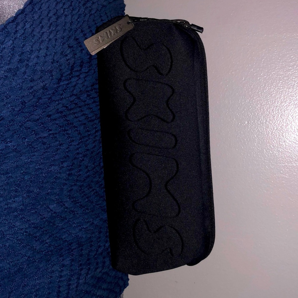 Skims medium black bag